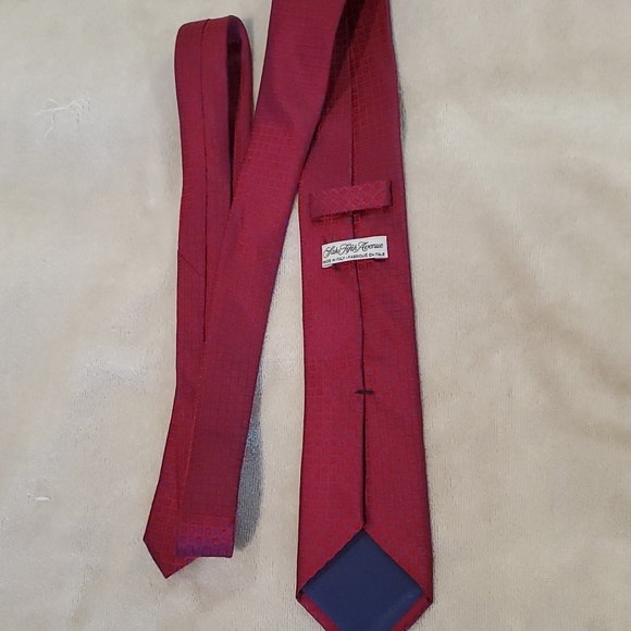 Wonderful Red Mens Tie - Picture 2 of 3